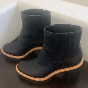 DV by Dolce Vita Black heeled ChelseaBoots with Tan Accents.
